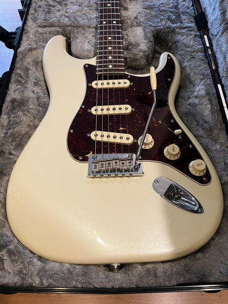 Fender American Showcase Stratocaster Electric Guitar Olympic Pearl Finish w/ OHSC