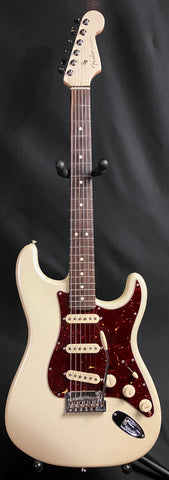 Fender American Showcase Stratocaster Electric Guitar Olympic Pearl Finish w/ OHSC