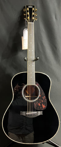 Yamaha LL16D Deluxe ARE Original Jumbo Acoustic-Electric Guitar Gloss Black w/ Case