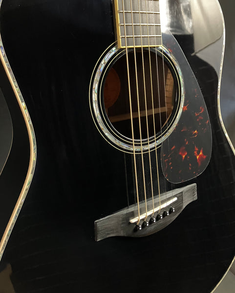 Yamaha LL16D Deluxe ARE Original Jumbo Acoustic-Electric Guitar Gloss Black w/ Case