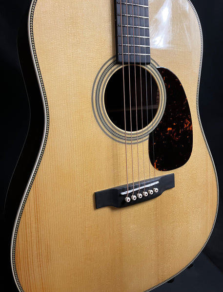 Martin Custom HD-28 12-Fret Wild Grain Rosewood Dreadnought Acoustic Guitar Vintage Natural