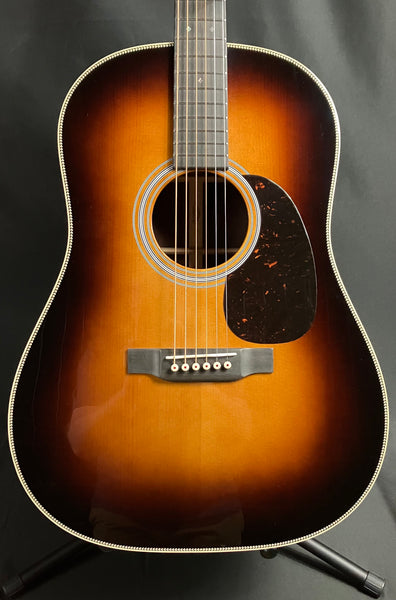 Martin Custom HD-28 12-Fret Wild Grain Rosewood Dreadnought Acoustic Guitar 1935 Sunburst