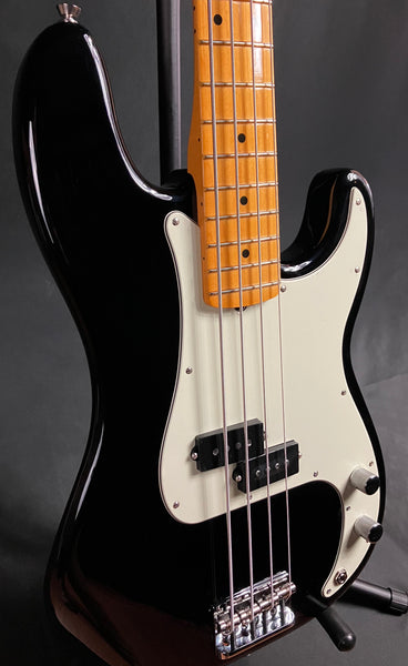 Fender American Professional II Precision Bass 4-String Bass Guitar Gloss Black w/ OHSC