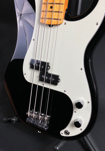 Fender American Professional II Precision Bass 4-String Bass Guitar Gloss Black w/ OHSC