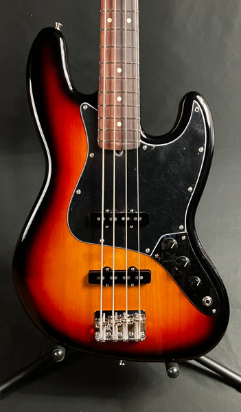 Fender American Performer Jazz Bass 4-String Bass Guitar 3-Tone Sunburst w/ Gig Bag