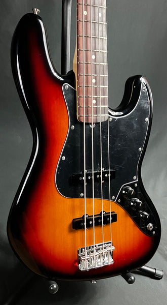 Fender American Performer Jazz Bass 4-String Bass Guitar 3-Tone Sunburst w/ Gig Bag