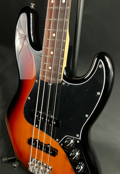 Fender American Performer Jazz Bass 4-String Bass Guitar 3-Tone Sunburst w/ Gig Bag