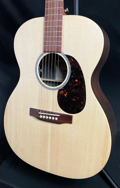 Martin 000-X2E Brazilian Auditorium Acoustic-Electric Guitar Natural w/ Gig Bag