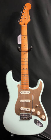 Squier 40th Anniversary Vintage Edition Stratocaster Electric Guitar Satin Sonic Blue