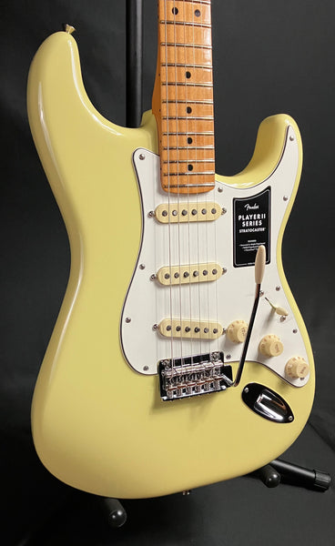 Fender Player II Stratocaster Electric Guitar Hialeah Yellow Finish