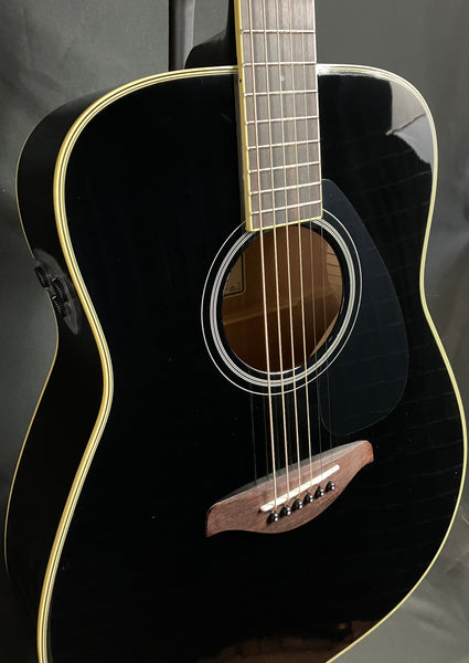 Yamaha FG-TA TransAcoustic Dreadnought Acoustic-Electric Guitar Gloss Black Finish