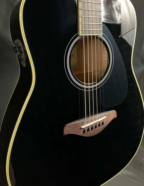 Yamaha FG-TA TransAcoustic Dreadnought Acoustic-Electric Guitar Gloss Black Finish