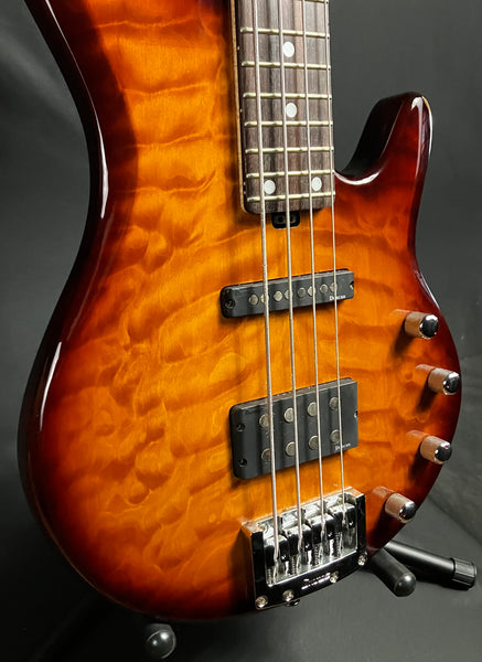 Ibanez RD500 Roadgear 4-String Bass Guitar Quilted Vintage Sunburst Finish