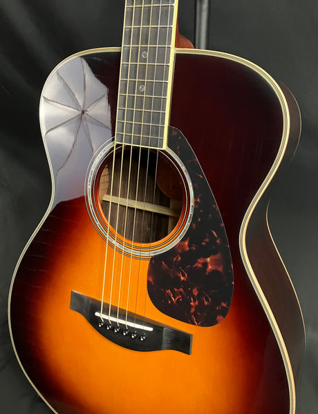 Yamaha LS16BS ARE Concert Acoustic-Electric Guitar Brown Sunburst Finish w/ Soft Case