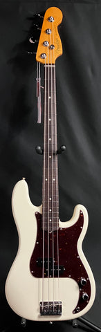 Fender American Professional II Precision Bass 4-String Bass Guitar Olympic White w/ OHSC