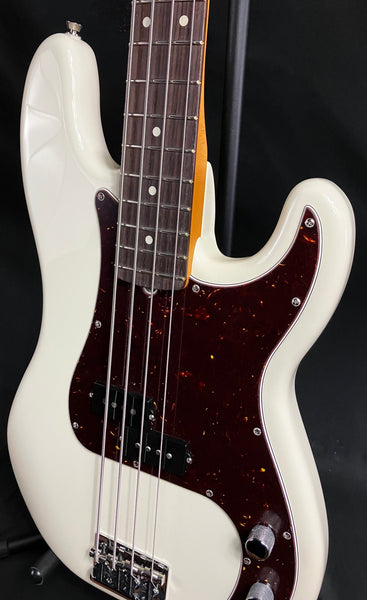 Fender American Professional II Precision Bass 4-String Bass Guitar Olympic White w/ OHSC