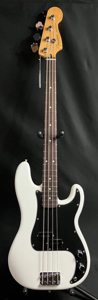 Fender Player II Precision Bass 4-String Bass Guitar Polar White Finish