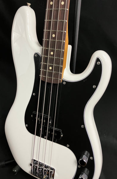 Fender Player II Precision Bass 4-String Bass Guitar Polar White Finish