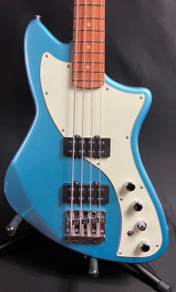 Fender Player Plus Active Meteora Bass 4-String Bass Guitar Opal Spark Finish w/ Gig Bag