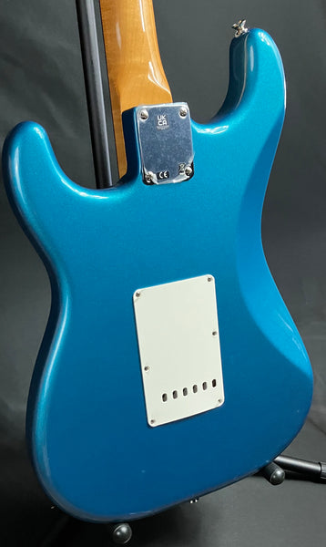 Fender Vintera II '60s Stratocaster Electric Guitar Lake Placid Blue w/ Gig Bag