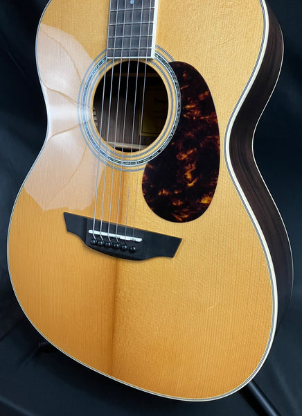 Orangewood Sierra Torreified Spruce Grand Concert Acoustic Guitar Gloss Natural w/ Case