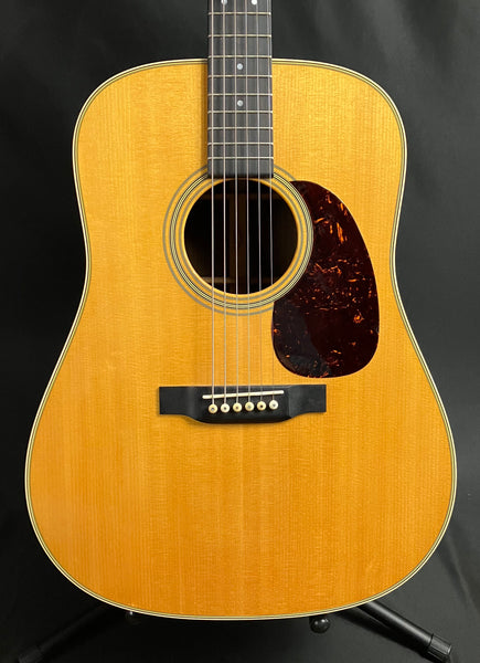 Martin D-28 Standard Dreadnought Acoustic Guitar Gloss Natural Finish w/ OHSC