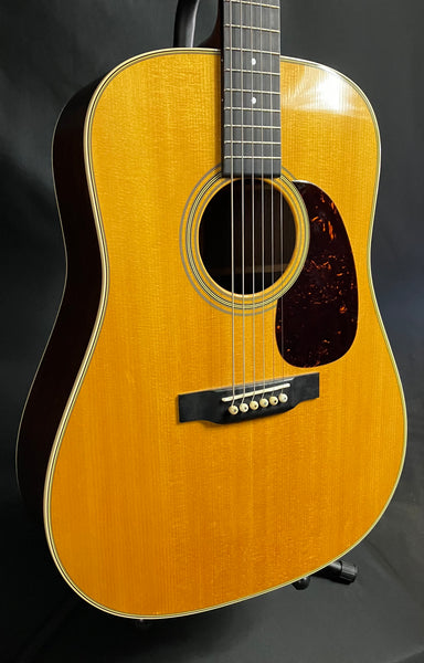 Martin D-28 Standard Dreadnought Acoustic Guitar Gloss Natural Finish w/ OHSC