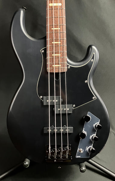 Yamaha BB734A Broad Bass 4-String Bass Guitar Translucent Matte Black w/ Gig Bag (052)