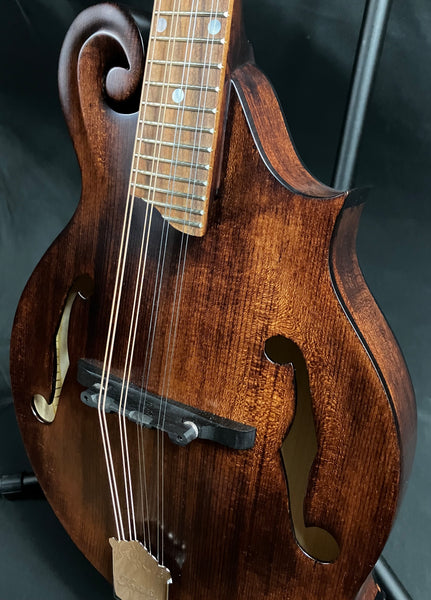 Kentucky KM-606 Standard F-Style Mandolin Walnut Stain Finish w/ Travel Case