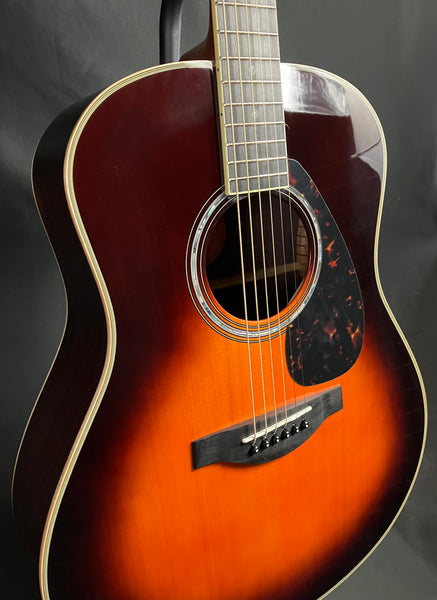 Yamaha LL16BS Handcrafted A.R.E. Acoustic-Electric Guitar Brown Sunburst w/ Case