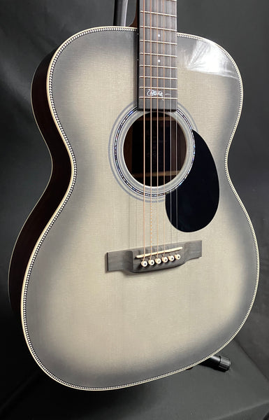 Martin OMJM John Mayer 20th Anniversary Acoustic-Electric Guitar Platinum Gray Burst w/ Case