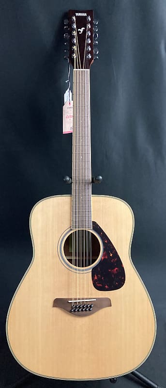 Yamaha FG820-12 12-String Dreadnought Acoustic Guitar Gloss